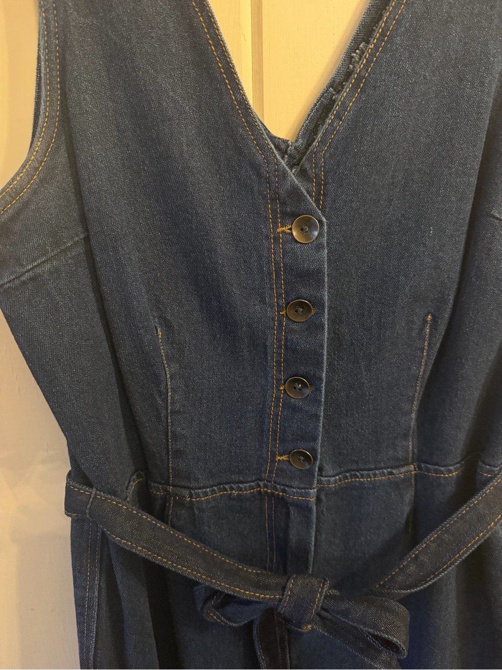 Universal Thread Dark Wash Denim Sleeveless Cropped Jumpsuit w/ Tie, Size 14 - Picture 6 of 10